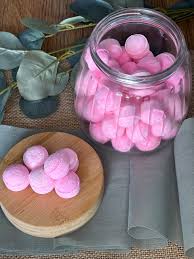 Mini-billes effervescentes parfum fraise (l'unité)